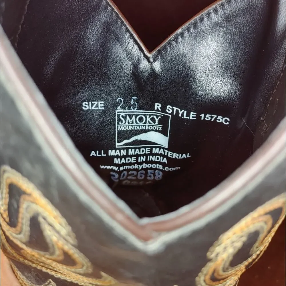 Kids boots size 2.5